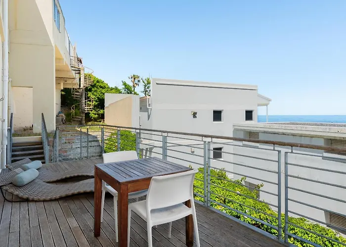 Caprice Court Apartments